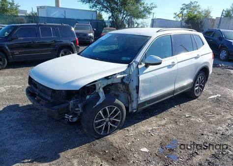 2020 Volkswagen Tiguan 2.0T Se/2.0T Se R-Line Black/2.0T Sel из США, поврежденный, VIN 3VV2B7AX1LM092505